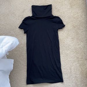 Theory short/cap sleeve turtleneck